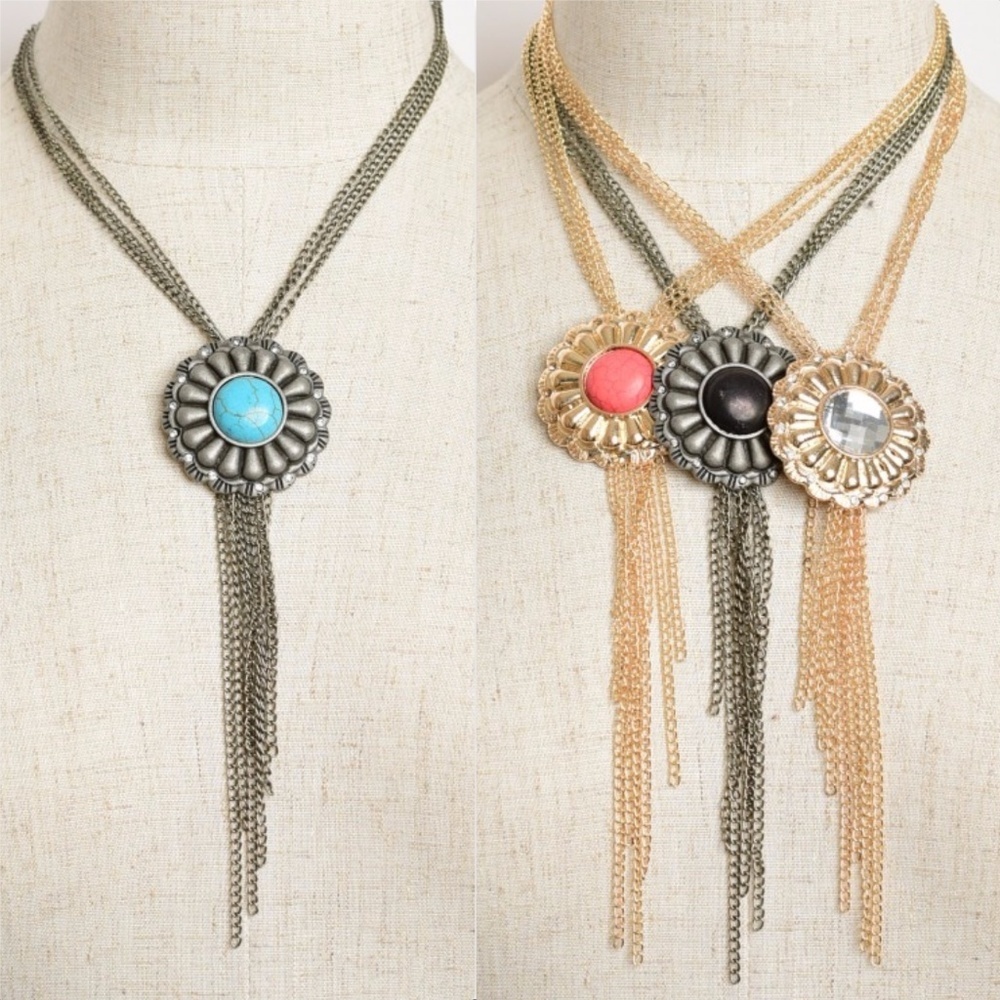 MULTI LAYER CHAIN NECKLACE WITH PENDANT DE…